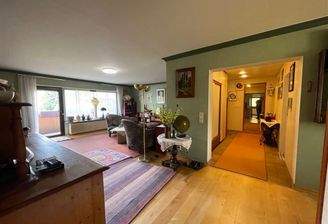 Wohn- und Essbereich (Weitwinkelaufnahme)