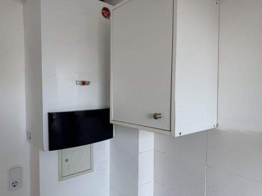 wohnungseigene Gaskombitherme von Fa. Wolf (Bj. ca. 2013) mit Warmwasser