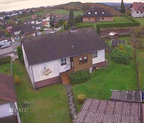 Drohenbild Hausvorderseite