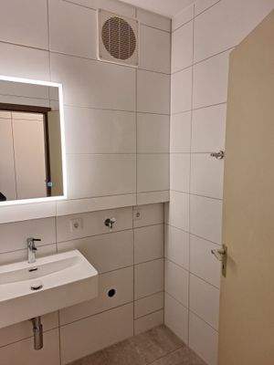 Modernes Badezimmer