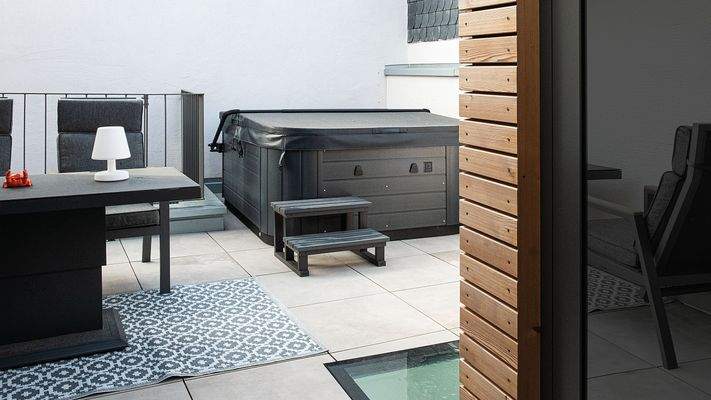 Spa-Bereich auf der Dachterrasse