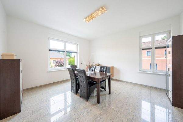 Essbereich mit Gartenblick