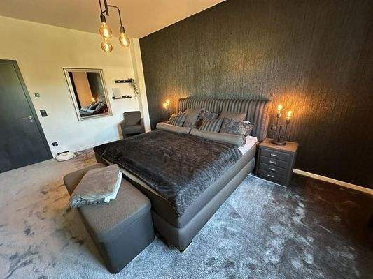 Schlafzimmer 1 von 3