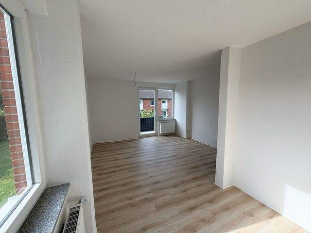 Eduard Rosenberg KG - Saniertes Reihenendhaus in Debstedt - Photo 2