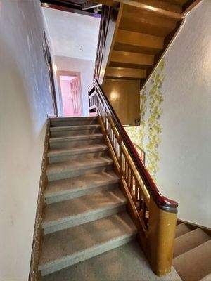 Treppe ins Obergeschoss