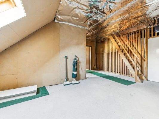 DG - Ausbaubarer Raum