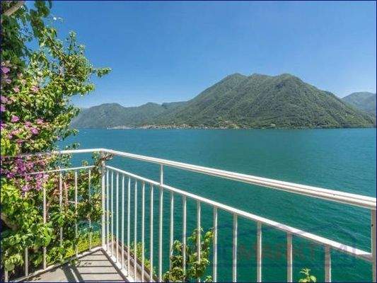 E348C290-22C7-419D-B74F-AB46A038DCCB