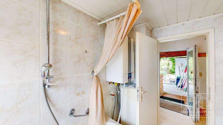 OG-Haus-Nr. 4 - Badezimmer mit Gas-Brennwertheizung