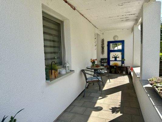 Wohneinheit Erdgeschoss-überdachter Eingang