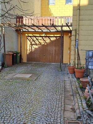 Garage mit Balkon