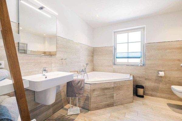 Badezimmer im Obergeschoss