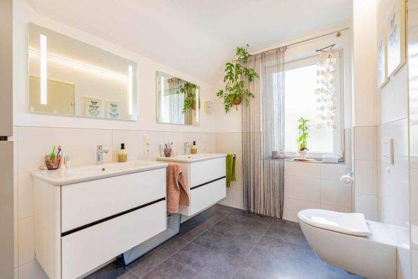 Badezimmer im OG WE1