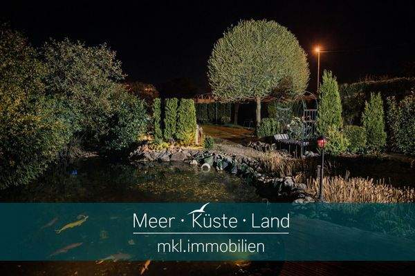 Abendstimmung am Gartenteich