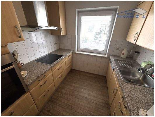 Gepflegte Einbauküche im Erdgeschoss