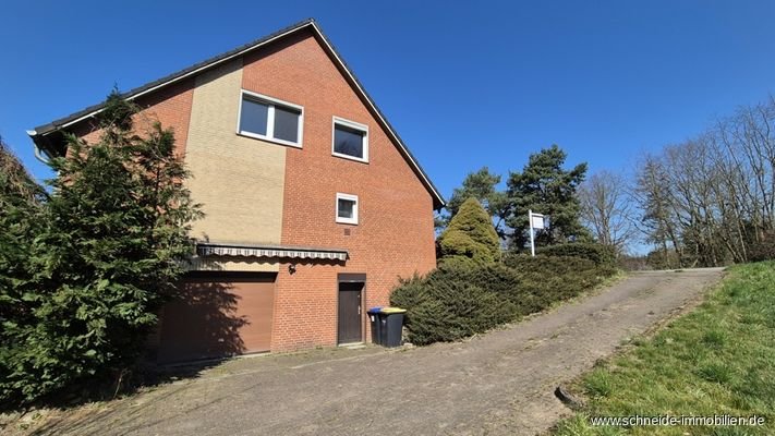 Giebelseite Nr. 538, Auffahrt, Seiteneingang