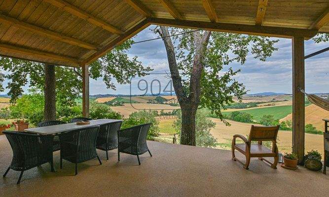 Charmantes Landhaus mit 4 Apartments und Panoramablick in Belvedere Ostrense – Marken