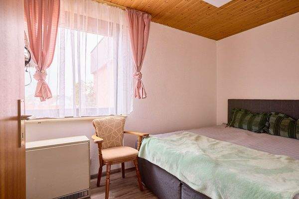 Blick in das weitere Kinderzimmer