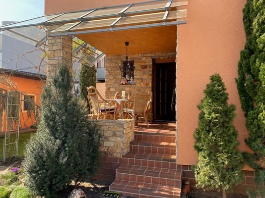 Eingangsbereich mit Terrasse