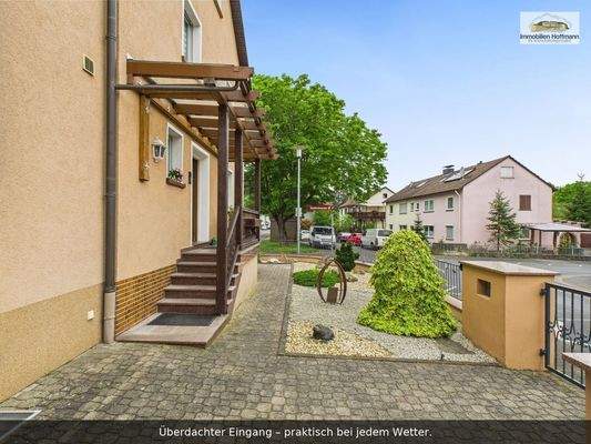 03_Vorbereich_Ueberdachter_Eingang