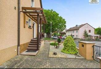 03_Vorbereich_Ueberdachter_Eingang