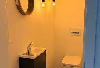 Stylische Gäste Toilette 1.OG.jpeg