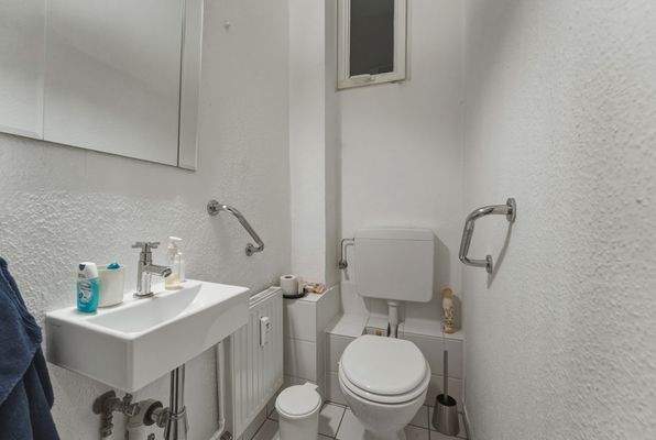 Gäste WC Hochparterre