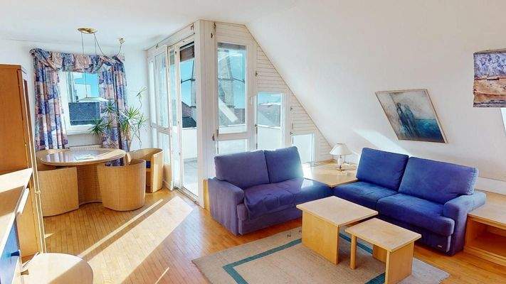 Charmante 3-Zimmer-Dachgeschosswohnung mit Terrasse, Aussicht & Garage – Silandro mansarda con terrazza e garage – attic apartment with terrace, view & garage in central location.