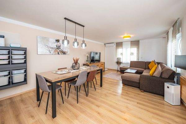 Wohnzimmer Ansicht 2