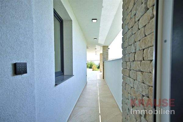 Zugang untere Terrasse