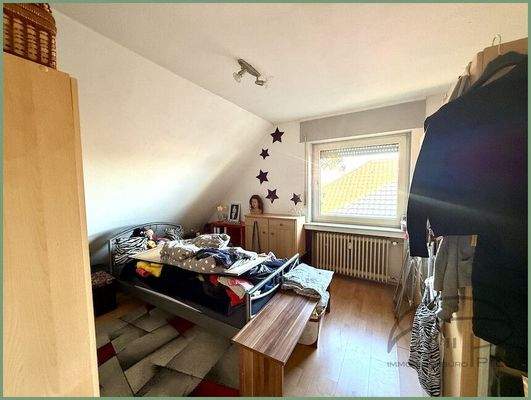 Kinderzimmer DG links