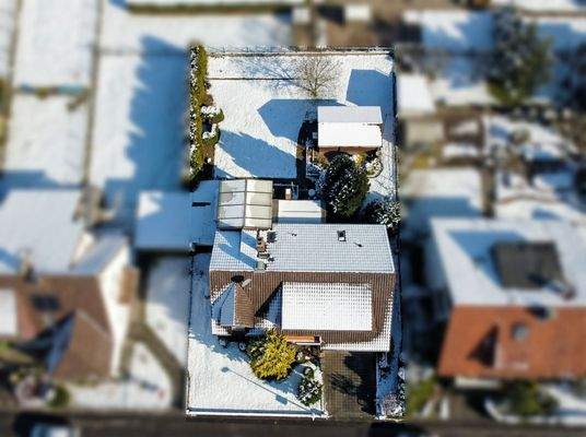 Blick aus der Vogelperspektive auf das Grundstück