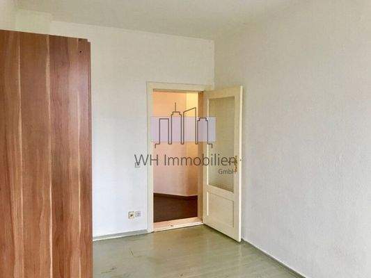 Schlafzimmer Blick zum Flur