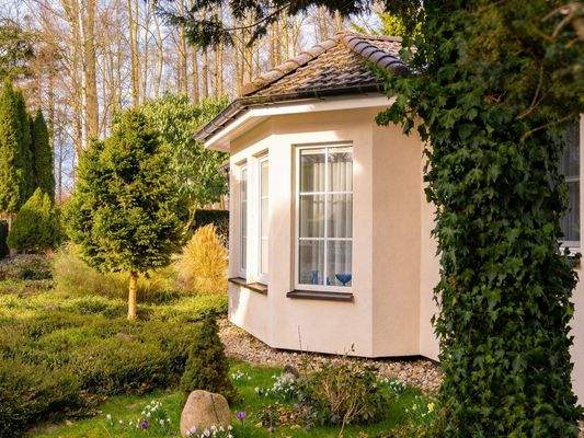 Außenansicht mit Blick auf den Erker 