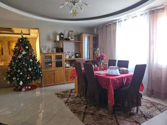 Kreta, Neapoli: Geräumige Wohnung zu verkaufen