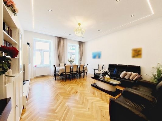 großes Wohnzimmer ca. 27 m²