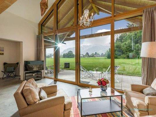 Blick in die Natur vom Wohnzimmer aus