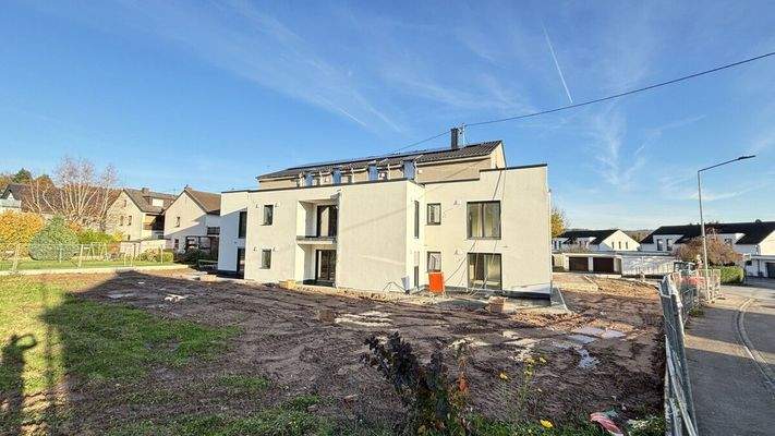 20251107_143141733_iOS