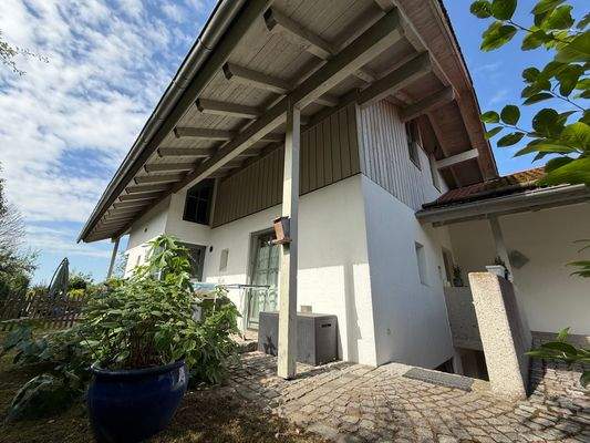 Seitliche Ansicht/ Zugang zur Einliegerwohnung