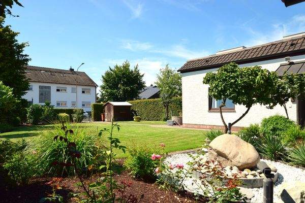 Ihr idyllischer Garten..
