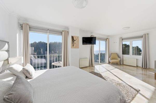 Master bedroom in villa in Costa d'en Blanes 2