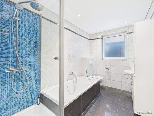 Dusch- und Wannenbad