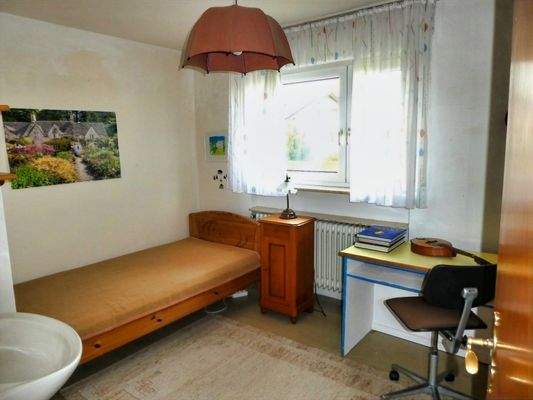 Gäste-/Kinderzimmer/Büro mit Waschbecken im EG