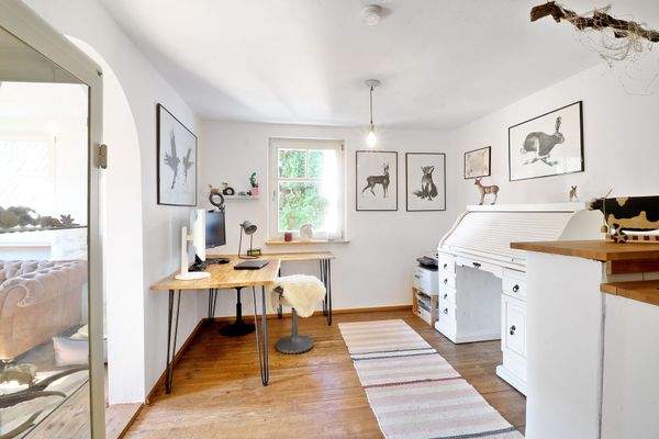 Salon/Büro/Bibliothek 1, OG