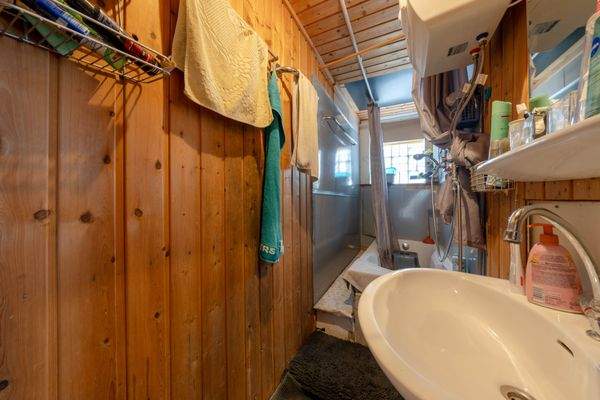 Hinterhaus EG Badezimmer 