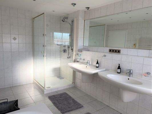 Haus-Sassnitz-09-Badezimmer-03_1024x768.jpg