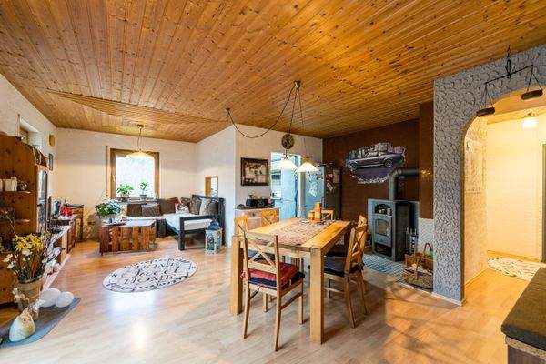 EG: Wohn- und Esszimmer