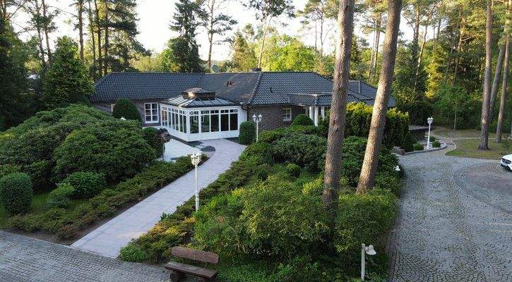 1 Villa Aussenansicht.jpeg