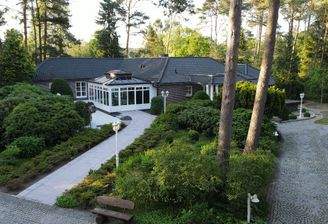 1 Villa Aussenansicht.jpeg