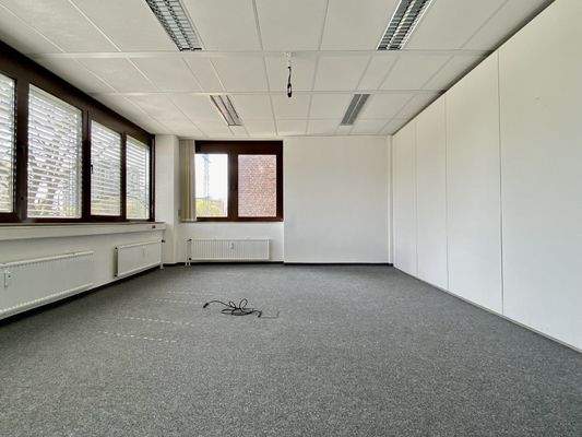 1. B&#252;roraum rechts / B&#252;ro II