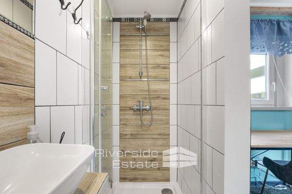 Bad mit Dusche im Gästehaus 